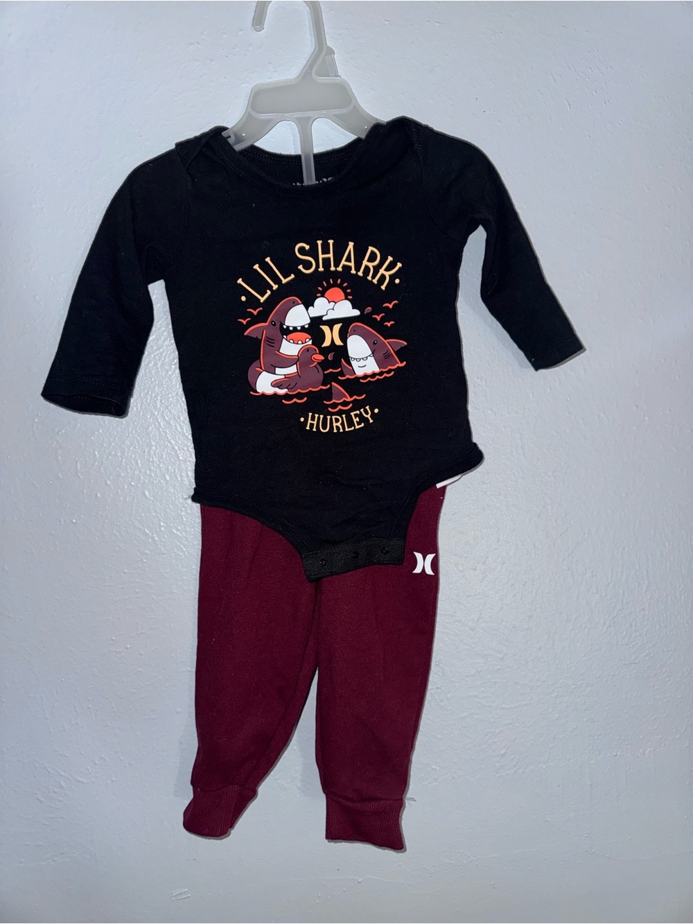 Hurley Baby Boy 2-Piece Outfit Set 9 Months Lil Shark Bodysuit + Pants